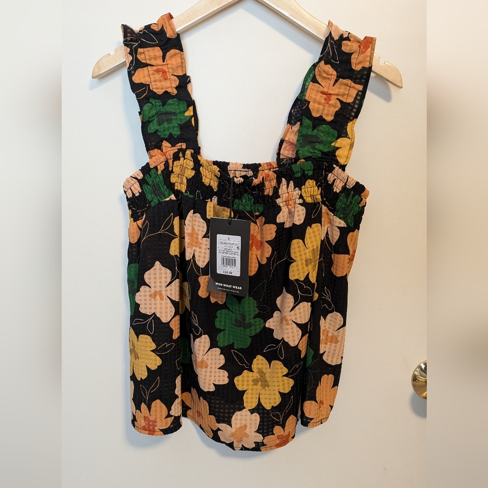 NWT Floral Crop Tank - Size Small